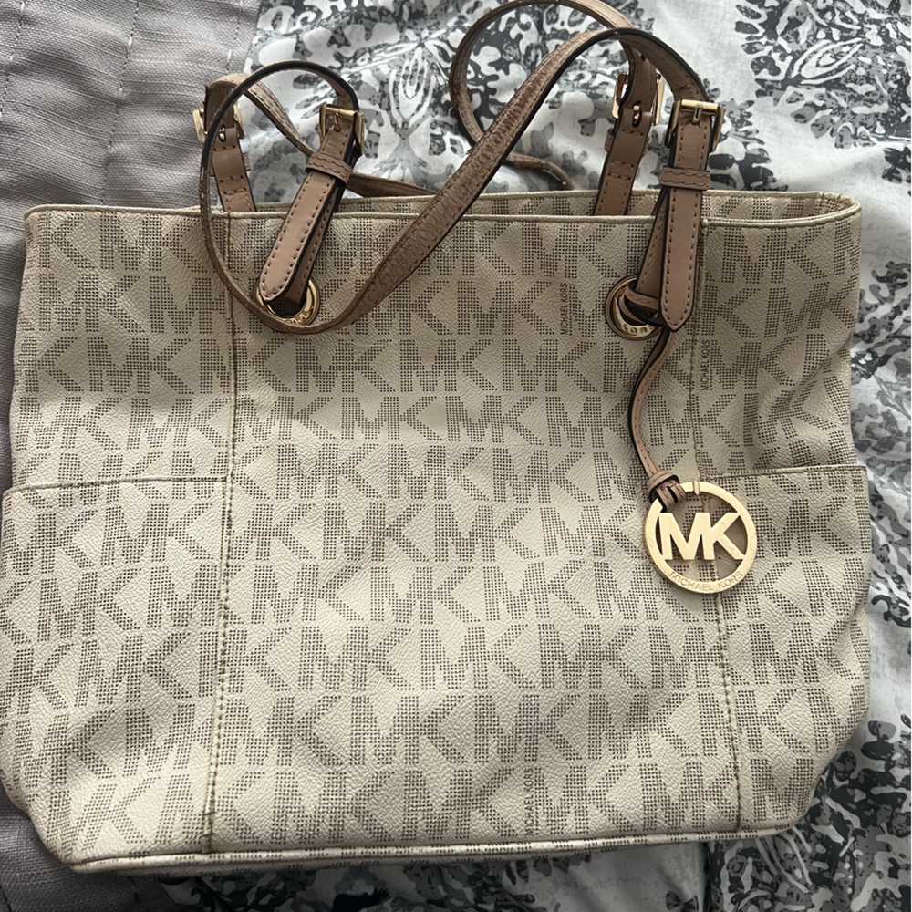 Real White Michael Kors Bag with Light Beige Handles
